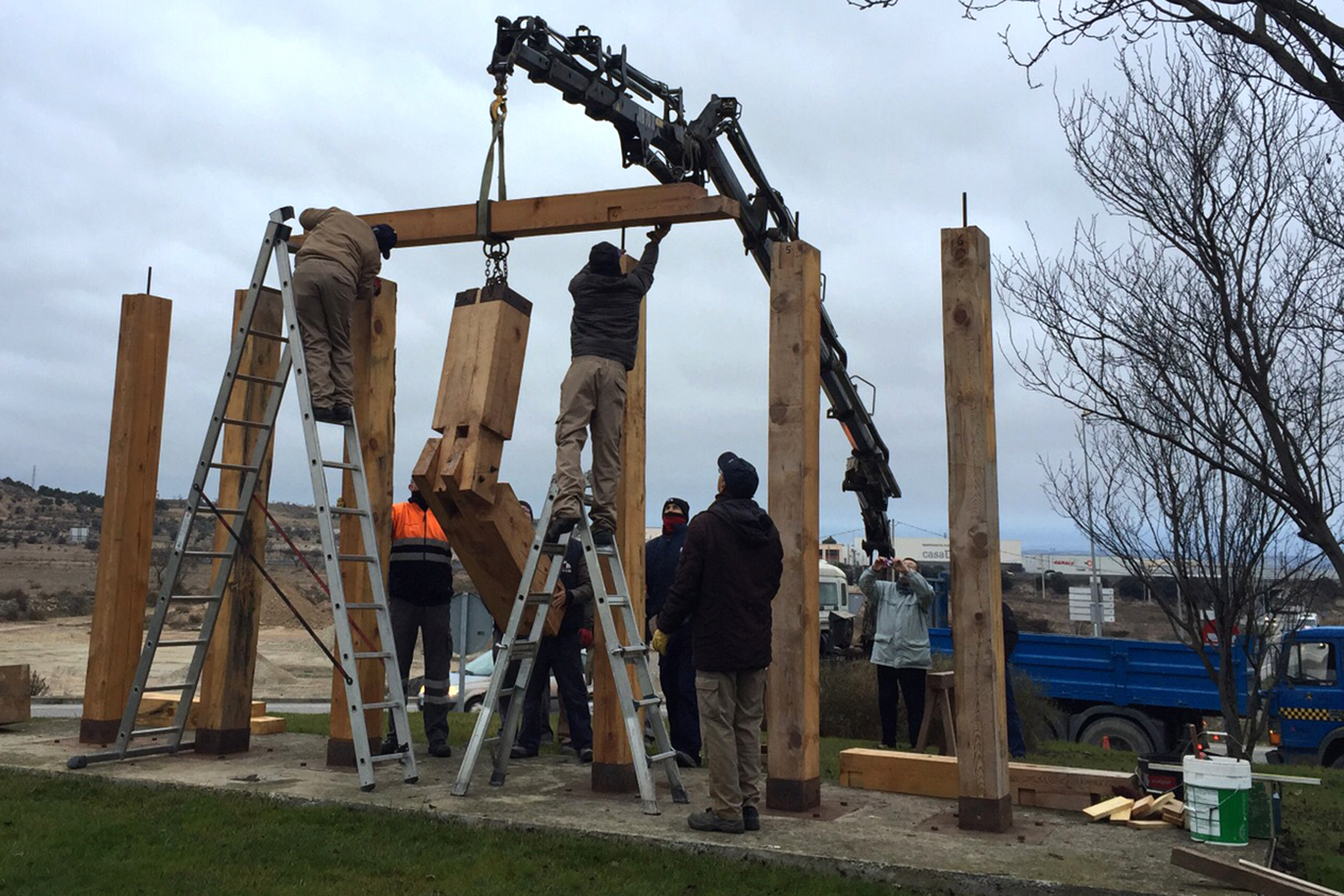 Tàrrega restaura una escultura del reconegut artista José Abad posant en valor l’art urbà