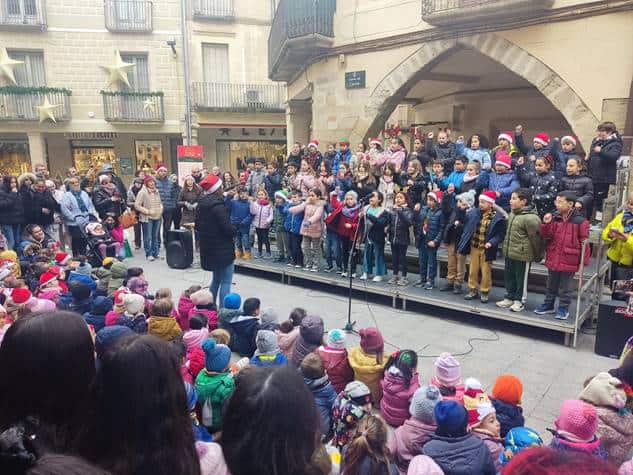 Els carrers i places de Tàrrega s’omplen de cançons tradicionals amb les veus dels alumnes d’Infantil i Primària